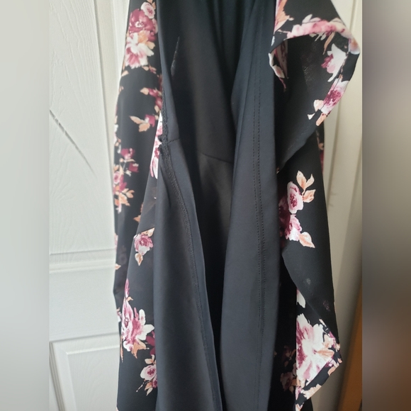 Formal Sleeveless Floral Maxi Dress with Full Skirt - Picture 7 of 10